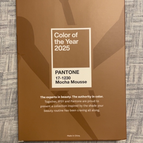 BRAND NEW 5 Piece Pantone Make Up Brush Set - Picture 1 of 2